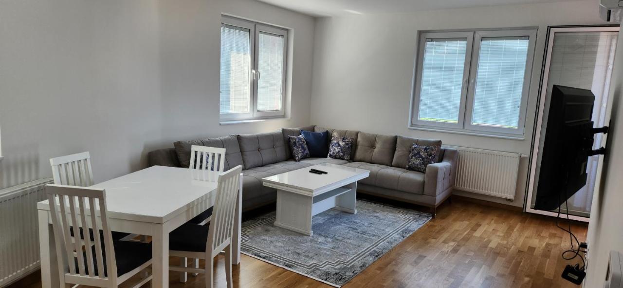 Brand New Two Bedroom And One Living Room Apartment In A Great Location! ซาราเยโว ภายนอก รูปภาพ